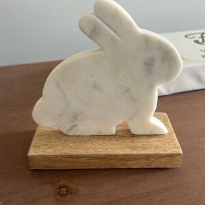 Marble bunny decor with wooden base